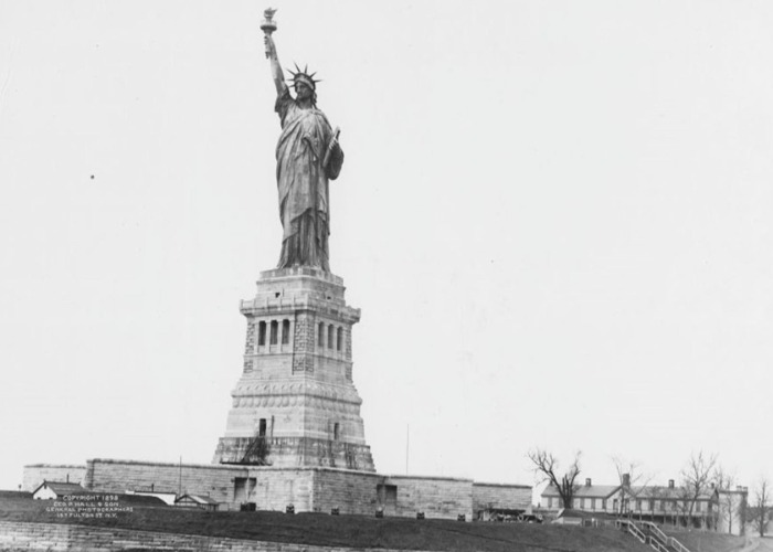 What America’s Popular Attractions Looked Like In The 19th Century