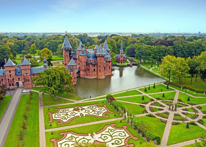 The world's most magnificent historic homes