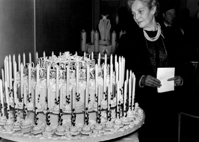 23 iconic birthday cakes we wish we could have tasted