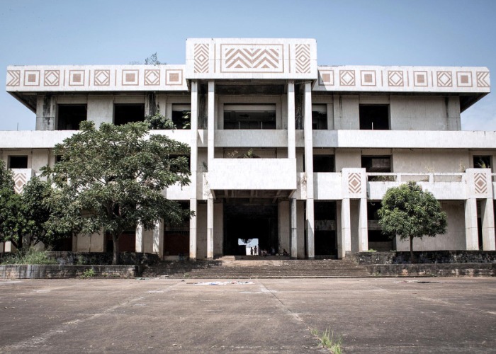 Inside the world's 10 most expensive abandoned mansions