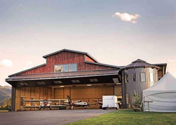 Airplane hangar homes taking architecture to new heights