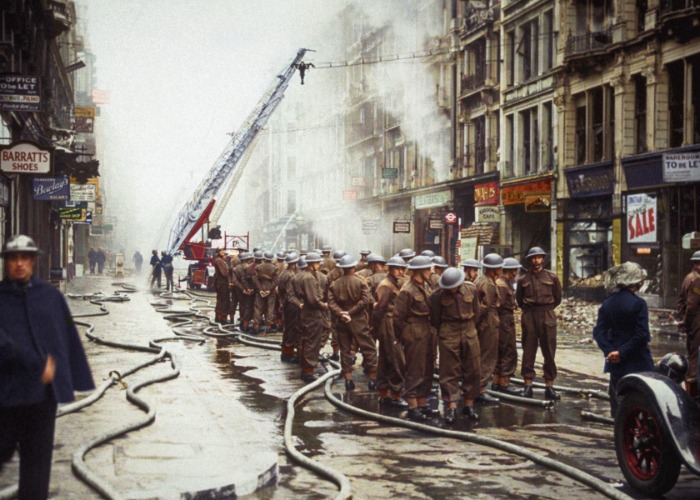 Beautiful historic photos of London in colour