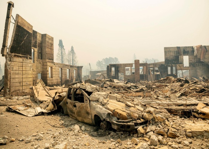 Ash to Ashes: How a Californian Tourist Village Turned Into a Ghost Town