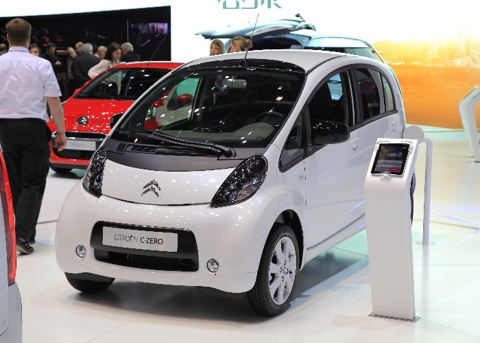 Renault Zoe Vs Hyundai Ioniq