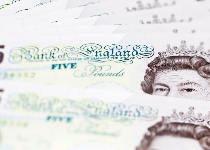 Last chance to spend old paper Elizabeth Fry £5 note