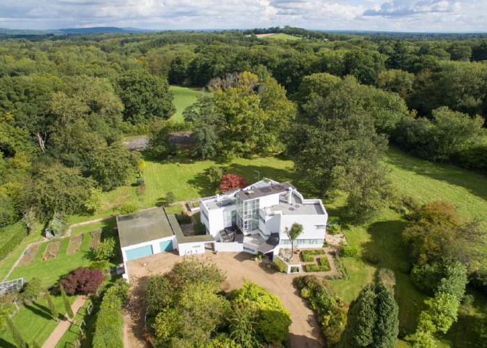 This 1930s Surrey mansion is a monochrome dream