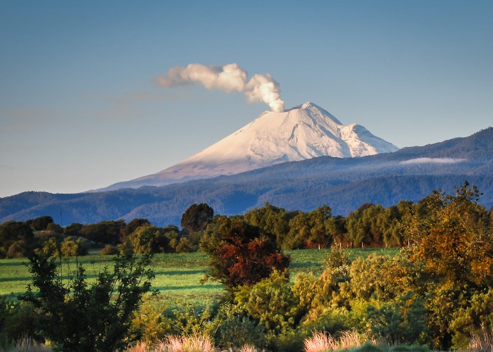 30 incredible volcanoes you can visit in North America | loveexploring.com