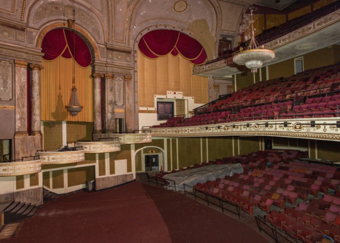 Step Inside Historic Movie Theaters Left Frozen In Time