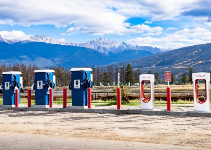 15 Amazing North American Locations To Visit With An EV