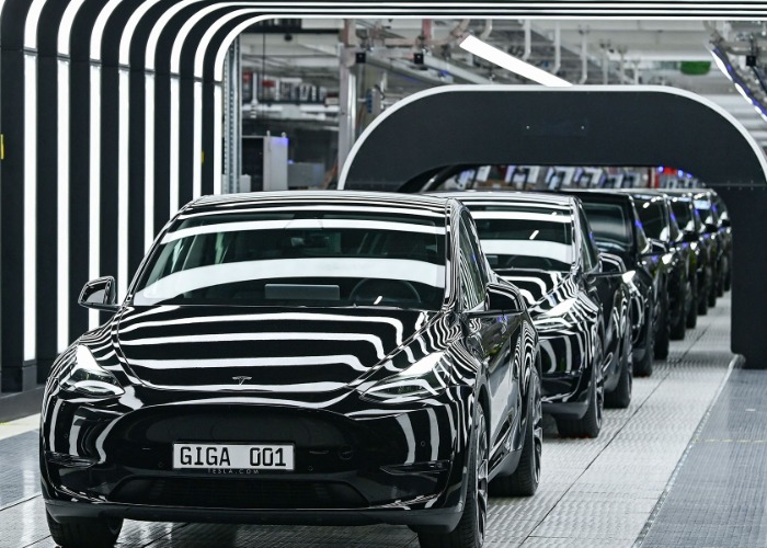 Car industry in crisis: which companies are in trouble?