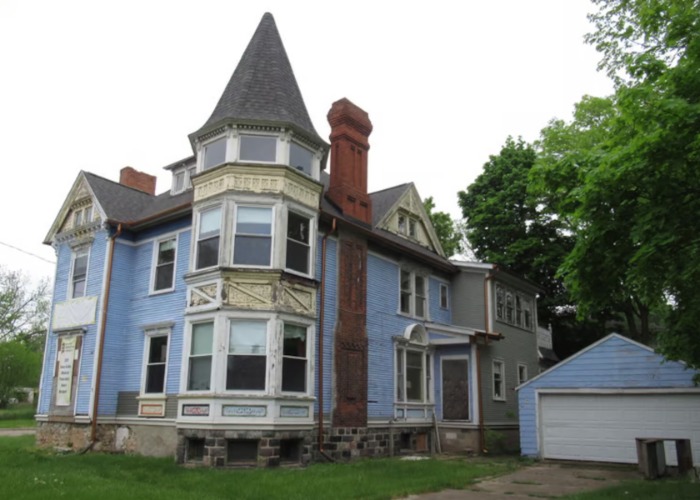 Historic houses for sale that cost less than 100,000