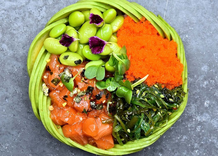 Avocado and salmon poke bowl recipe
