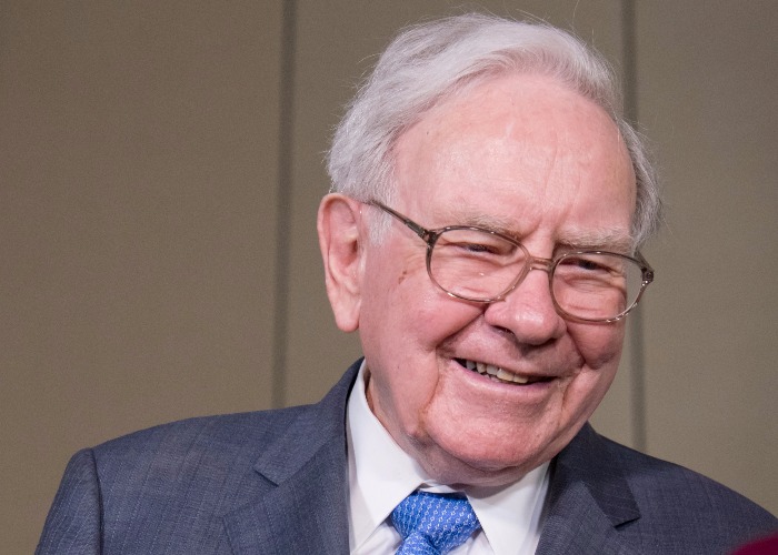 Warren Buffett: wealth managers 'eat up capital like crazy'