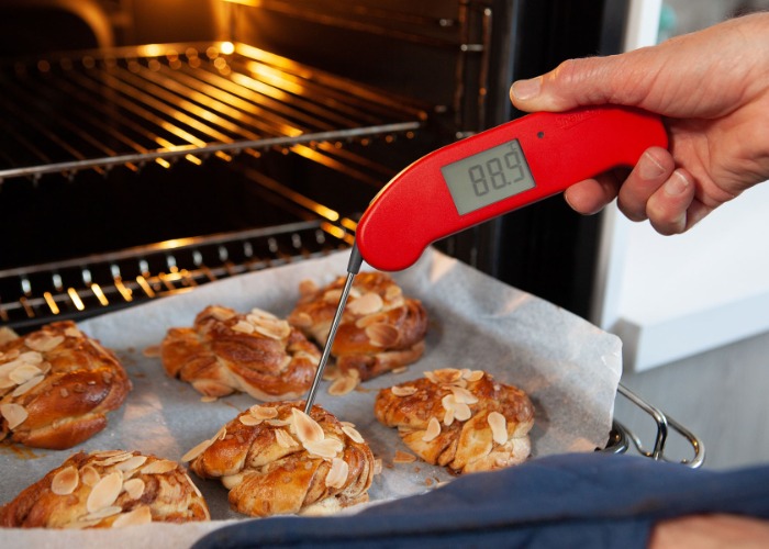 WORLD'S FIRST ONE-SECOND INSTANT READ THERMOMETER, THERMAPEN ONE IS A MUST  FOR EVERY FOOD LOVER'S GIFT GUIDE