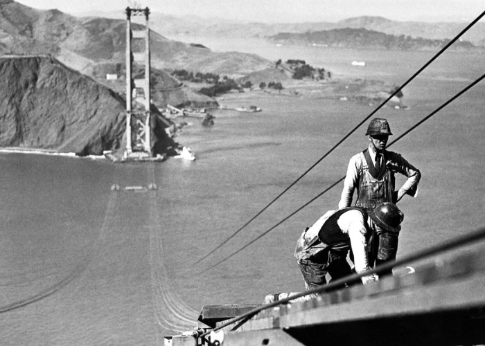 Incredible photos of world-famous landmarks being built