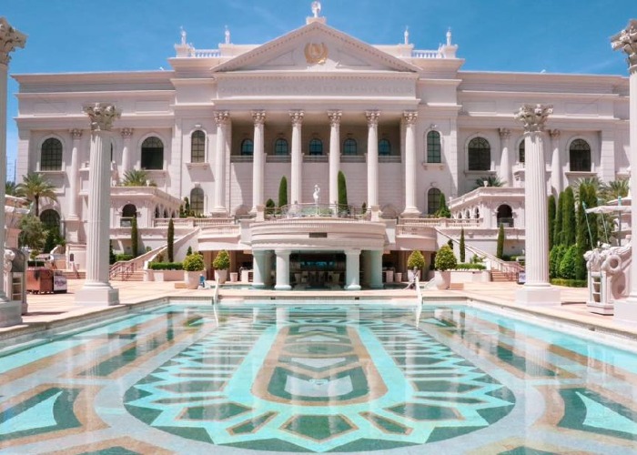 America’s best swimming pools