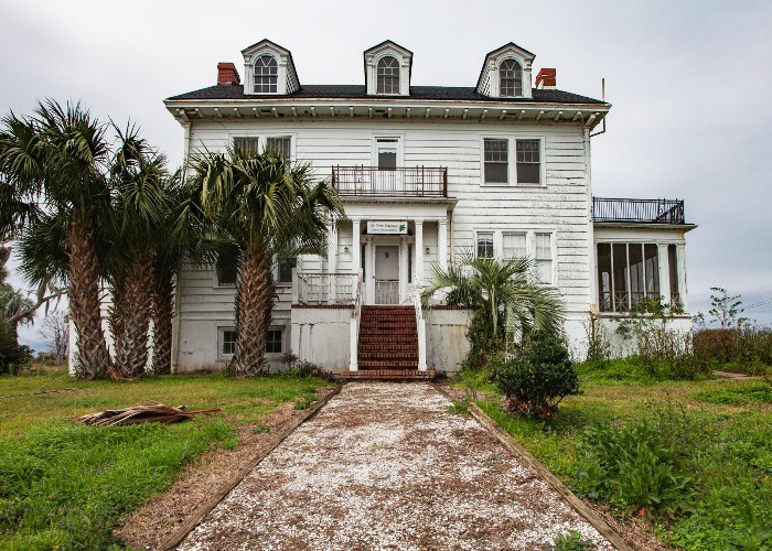 Huston House step inside this abandoned home on Butler Island,