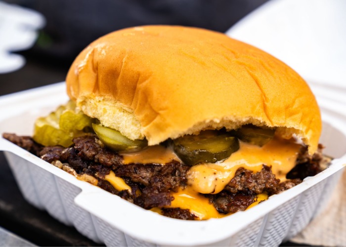 33 foods you should never eat before bed, according to an expert