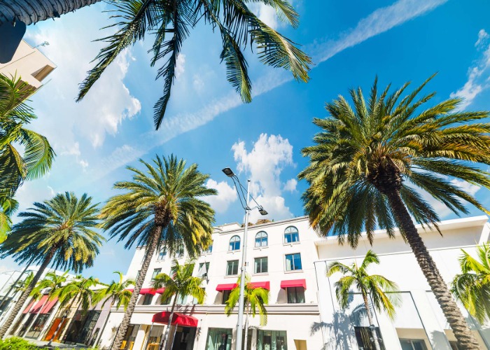 Quiet scene at Rodeo Drive, Beverly Hills. : r/pics