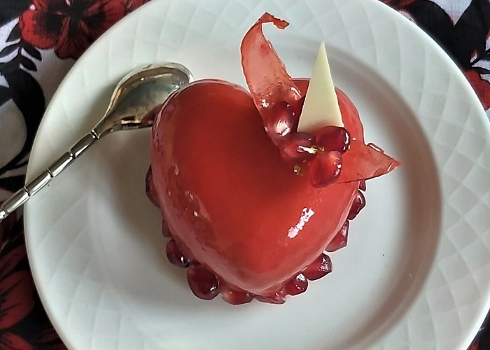 Valentine’s Day vegan pomegranate cheesecake recipe