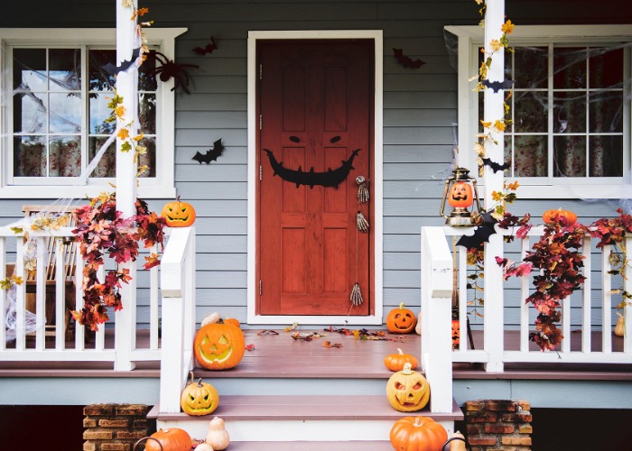 28 terrifyingly good Halloween home makeovers