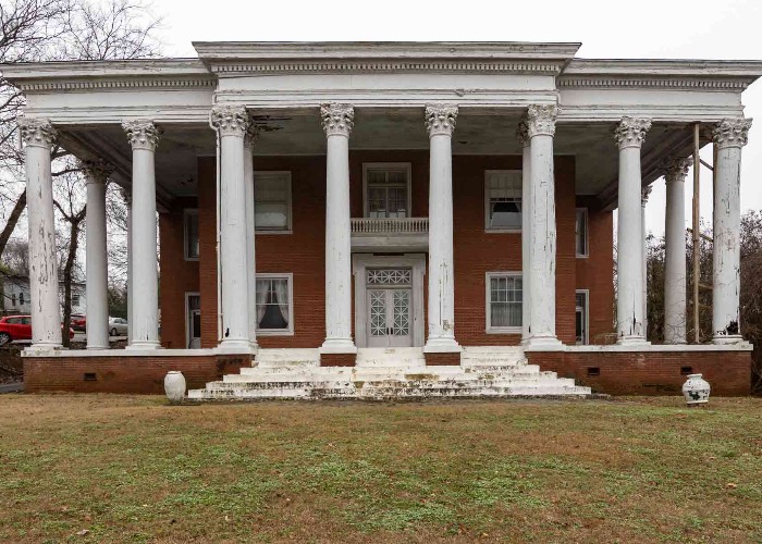 Tour this abandoned Alabama mansion filled with beautiful antiques ...