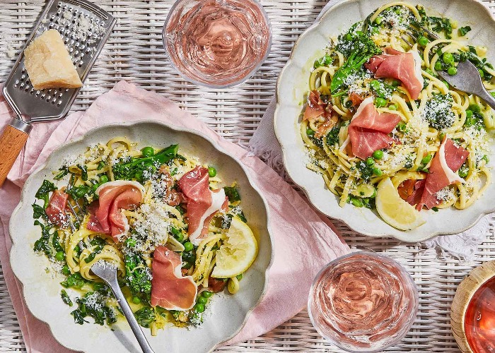 Broccoli, spinach and Parma Ham pasta recipe