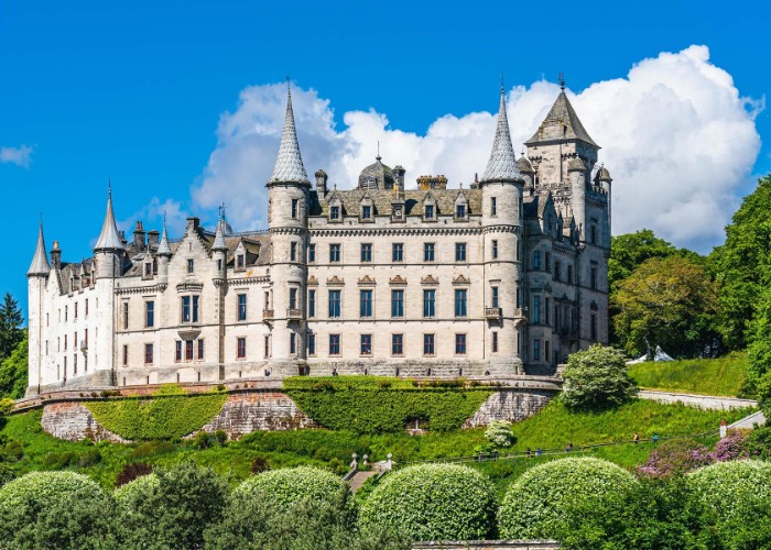Beautiful Scottish Castles You Can Visit – And Their Fascinating Stories