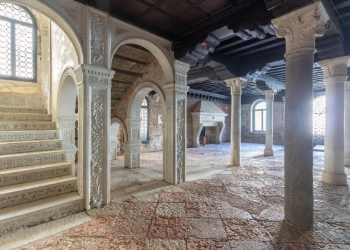 Inside the CURSED 500-year-old Venetian palace worth over £15m
