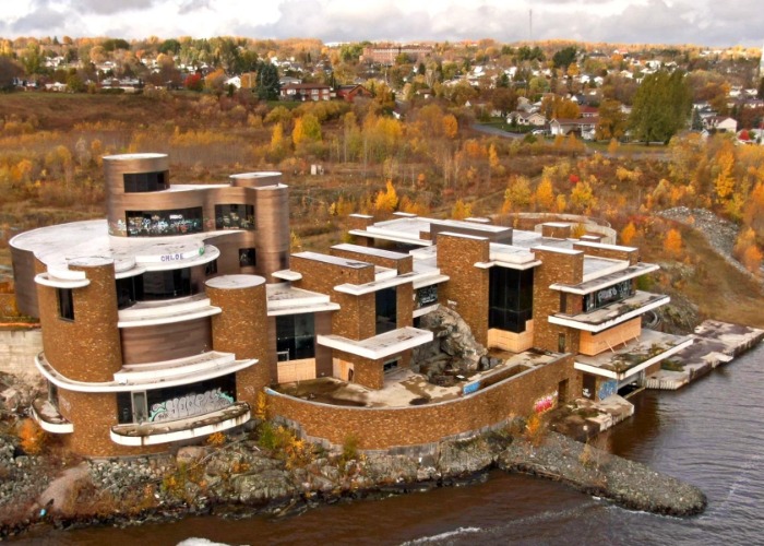 Inside the Peter Grant Mansion, Canada&rsquo;s biggest abandoned house 