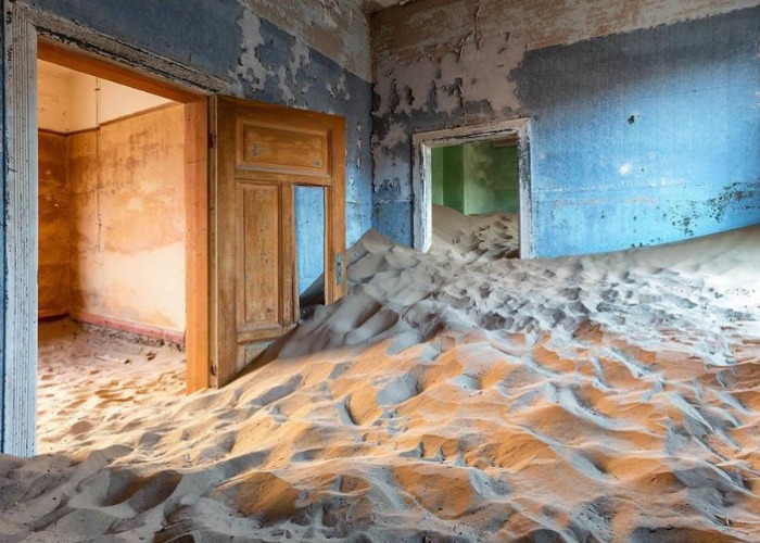 The Fascinating Story Behind This Once Thriving Town Swallowed By SAND