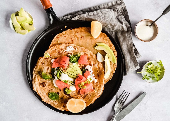 Salmon and avocado crêpes recipe