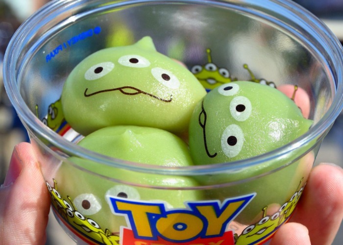 41 MUST-TRY foods at every Disney parks location