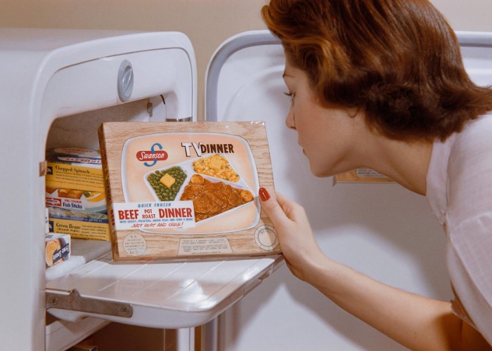 Fascinating vintage photos capture the essence of 1950s home life