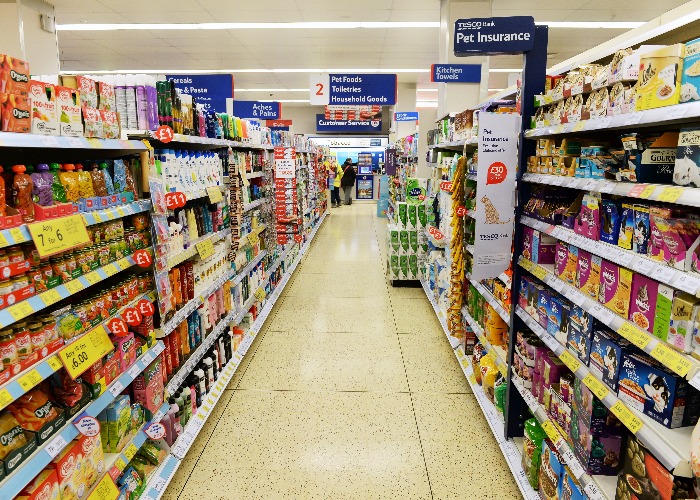 Aisle view of a Tesco supermarket – Stock Editorial Photo © 1000Words  #105051022