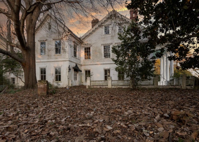 Inside the crumbling ruins of Georgia's 170-year-old Hawthorne Heights mansion