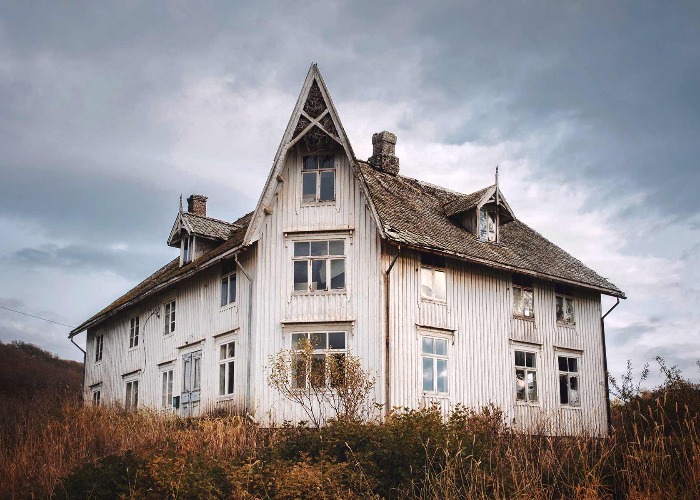 Inside This Abandoned House On A Norwegian Island In The Arctic Circle Loveproperty Com