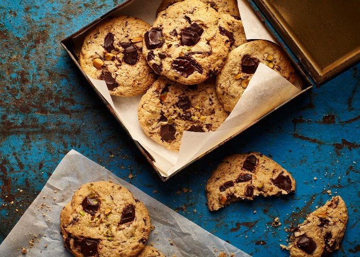 Chocolate, pistachio and cardamom cookies recipe