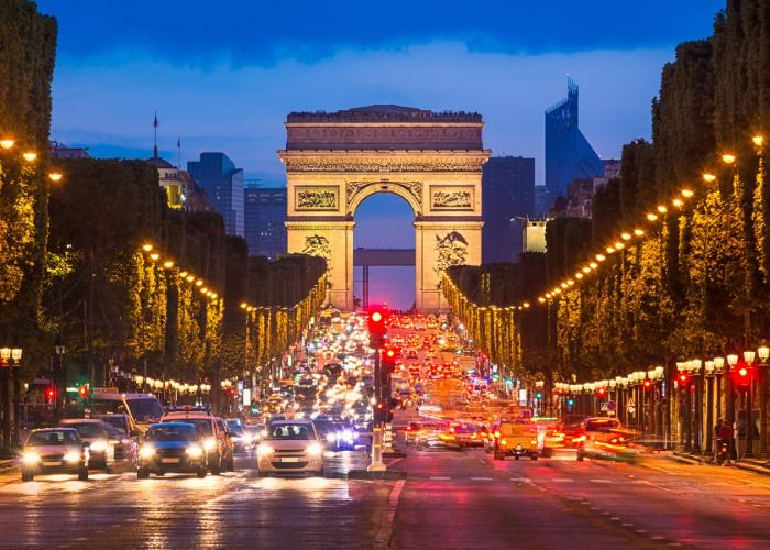 Visiting the Champs-Élysées: where to stay, dine, and shop