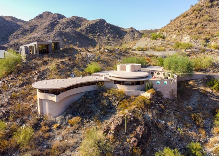 Tour 7 of America’s most eye-catching mansions