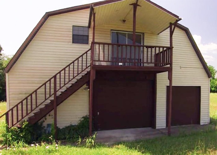 You Won’t BELIEVE What This $28k Barn Looks Like Now: Stay for $733 a Night