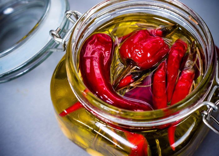 making-chilli-oil-at-home