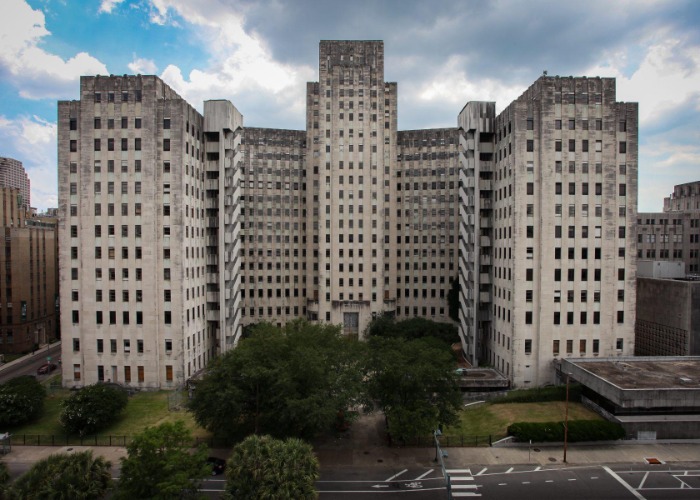Explore America's Creepy Abandoned Hospitals, Asylums 