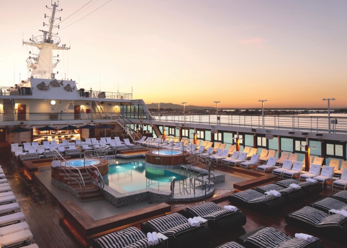 Amazing mid-sized cruise ships for passengers that don't like crowds