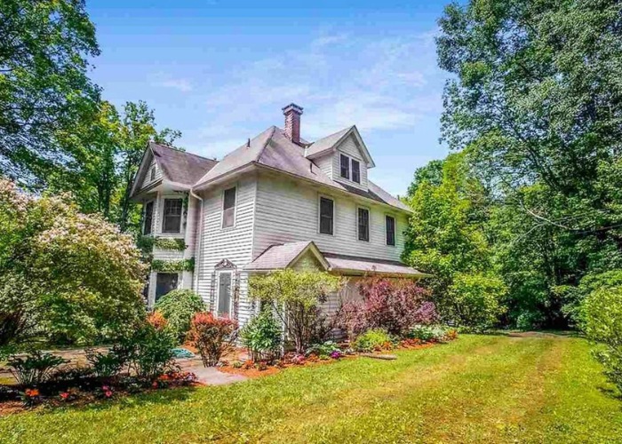 Tour The Historic 1920s House Frozen In Time