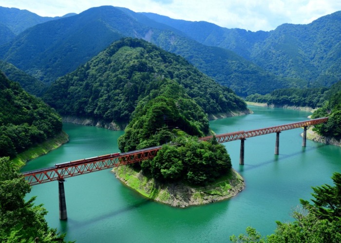 The world's most unforgettable historic train journeys, ranked