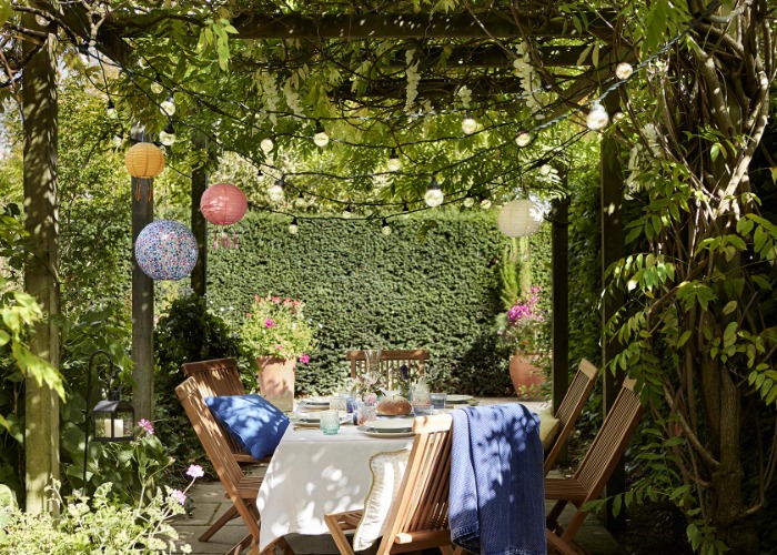 Rain or Shine? 25 Brilliant All-Weather Ideas for Garden Shelter