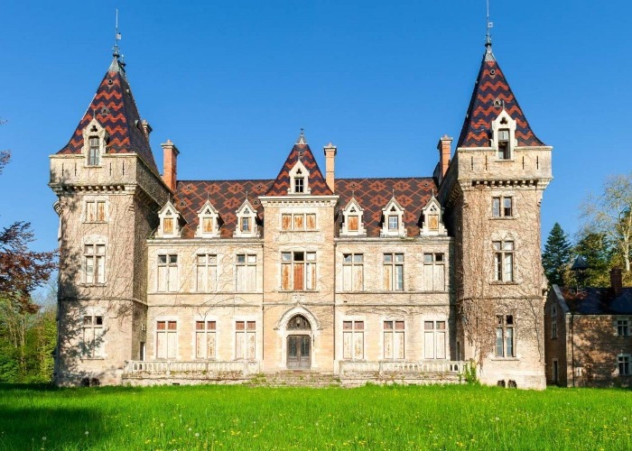 Huge Abandoned Castles You Can Actually Buy Loveproperty Com