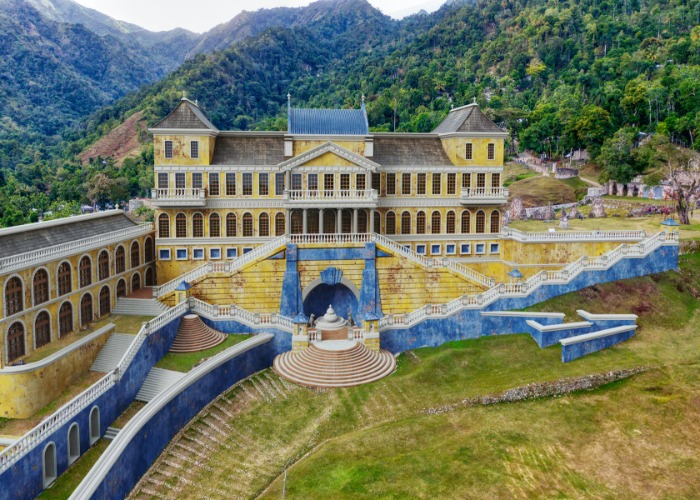 Incredible images of ruined palaces reconstructed