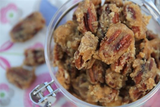 Pecans with cardamom and cinnamon recipe